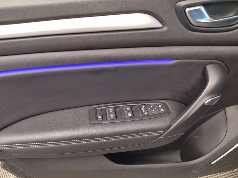 RENAULT MEGANE IV BERLINE 2020 - Photo n°25