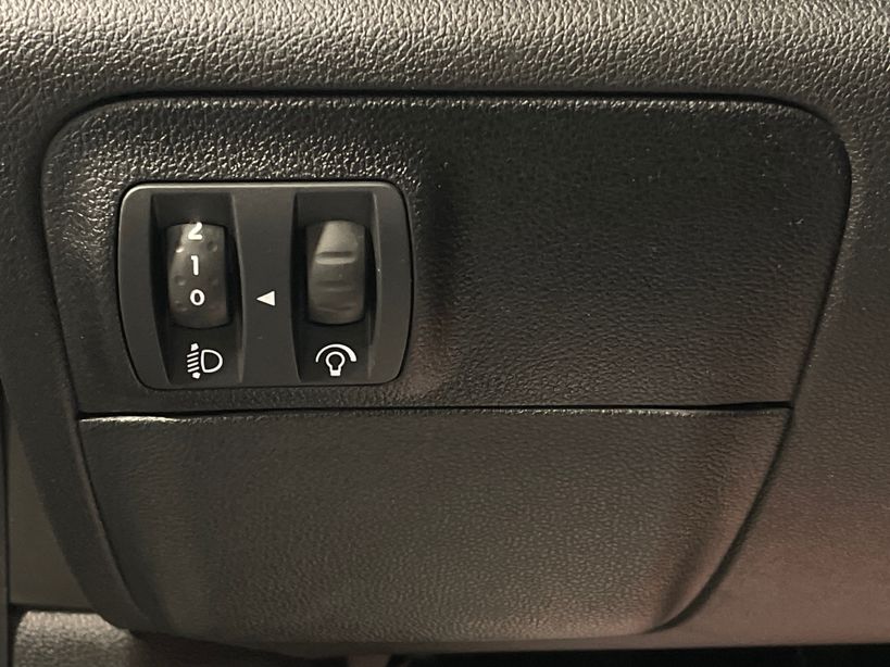 RENAULT MEGANE IV BERLINE 2022 - Photo n°35
