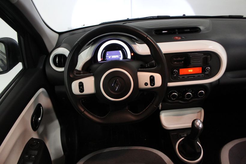 RENAULT TWINGO III 2017 - Photo n°16