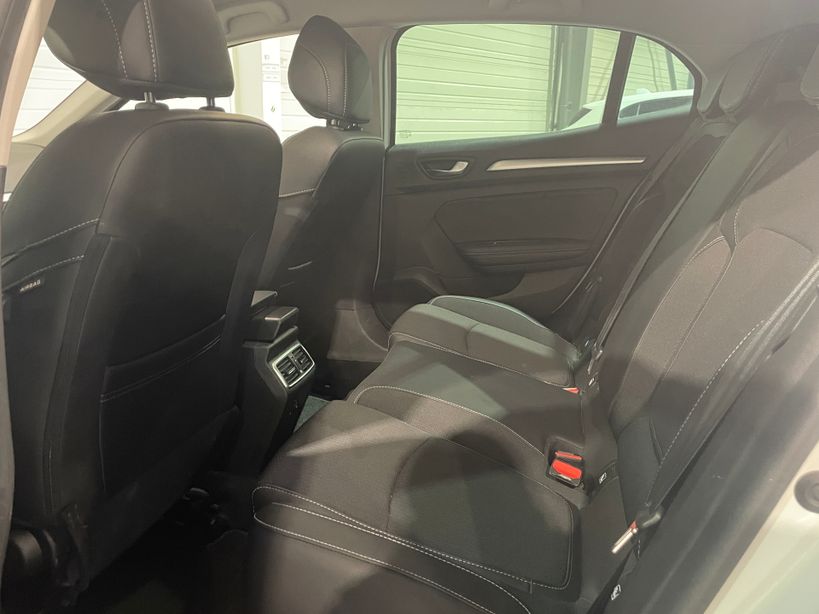 RENAULT MEGANE IV BERLINE 2022 - Photo n°12