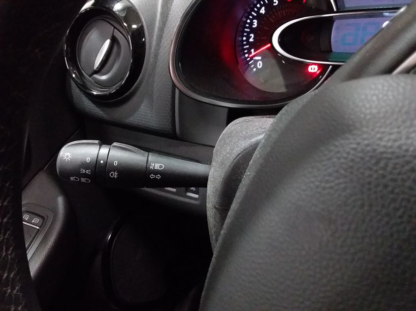 RENAULT CLIO IV ESTATE 2018 - Photo n°15