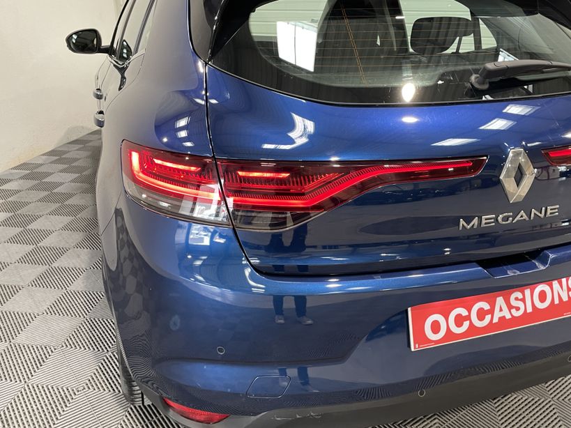 RENAULT MEGANE IV BERLINE 2021 - Photo n°8
