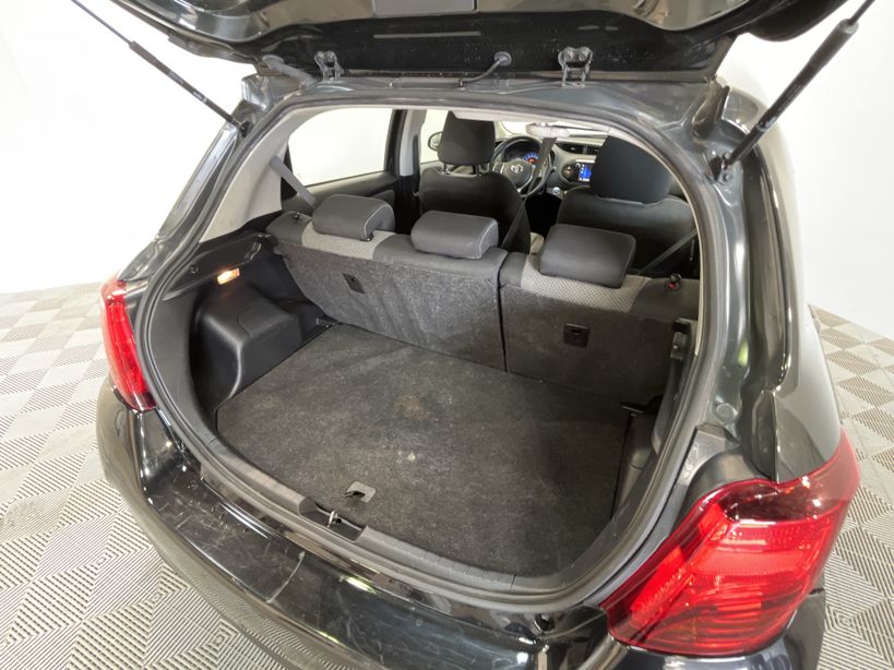 TOYOTA YARIS HYBRIDE 2015 - Photo n°9