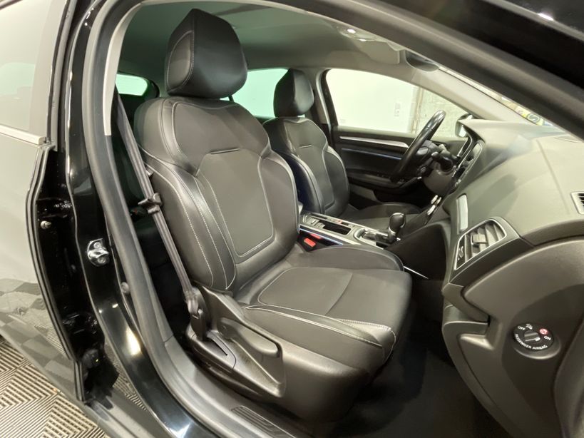 RENAULT MEGANE IV BERLINE 2021 - Photo n°43