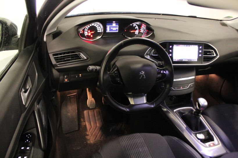 PEUGEOT 308 2019 - Photo n°10