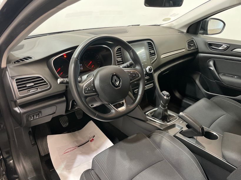 RENAULT MEGANE IV BERLINE 2022 - Photo n°12