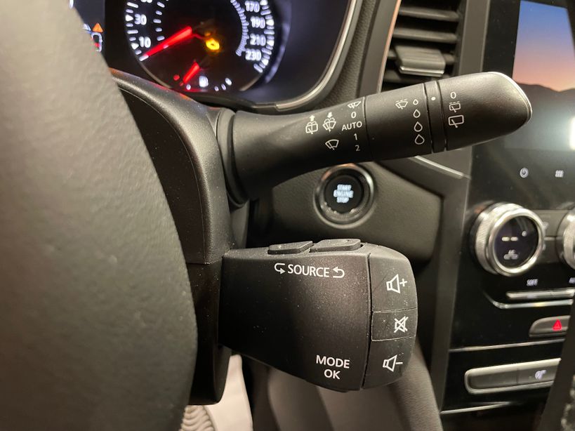 RENAULT MEGANE IV BERLINE 2022 - Photo n°20