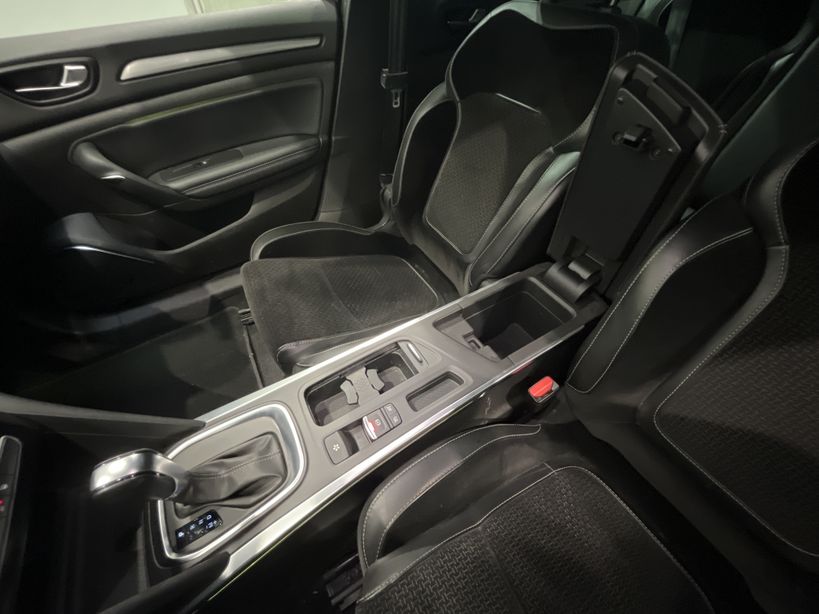 RENAULT MEGANE IV ESTATE 2017 - Photo n°21