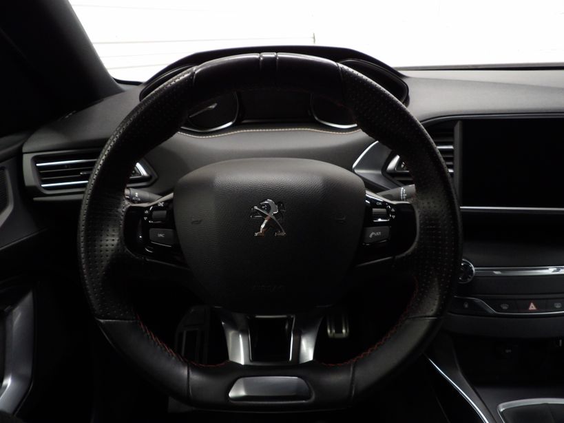 PEUGEOT 308 2019 - Photo n°12