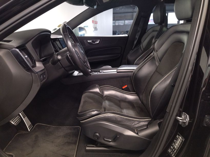 VOLVO XC60 2018 - Photo n°10