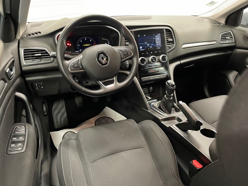 RENAULT MEGANE IV BERLINE 2021 - Photo n°13