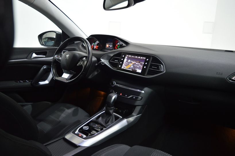 PEUGEOT 308 SW 2015 - Photo n°8