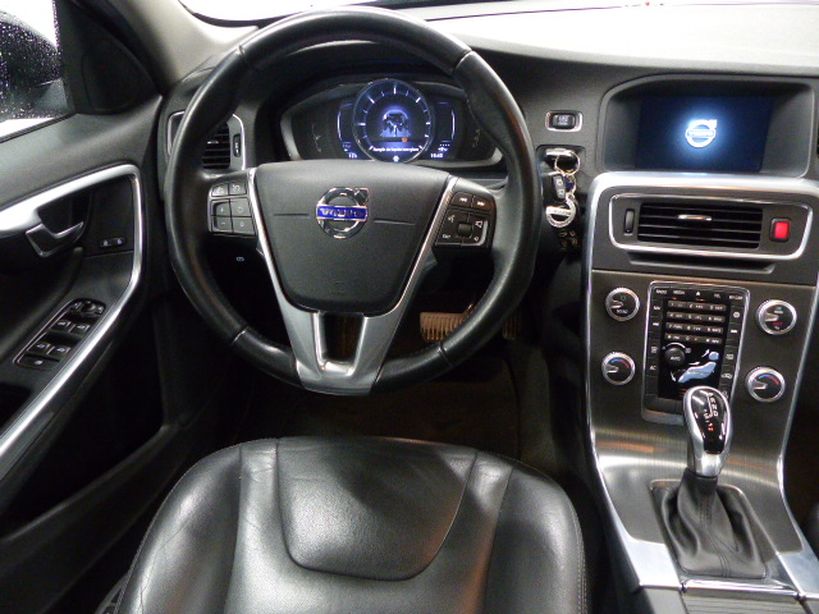 VOLVO V60 CROSS COUNTRY 2015 - Photo n°8
