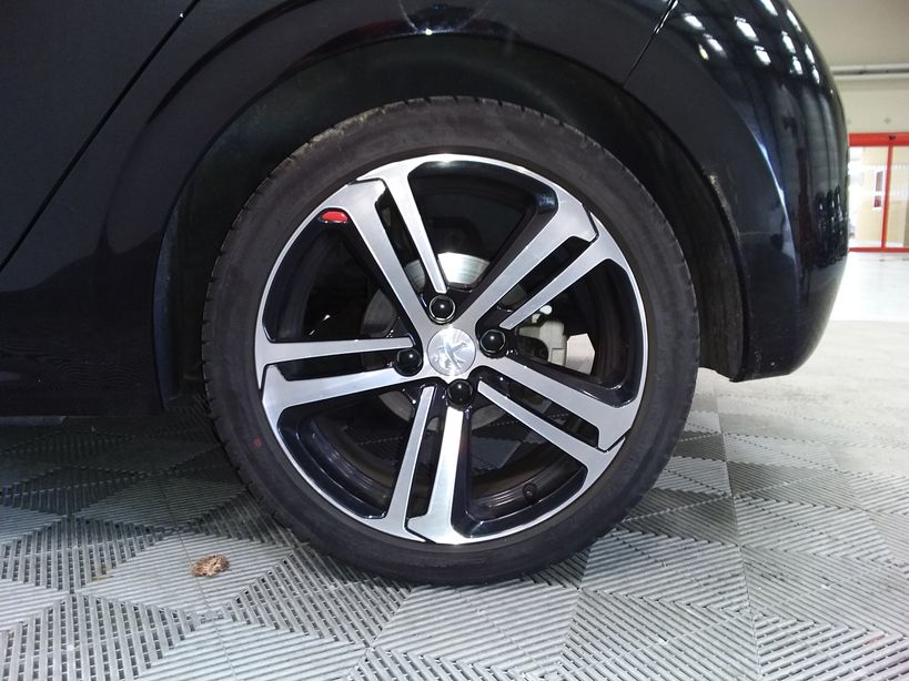 PEUGEOT 208 2018 - Photo n°11