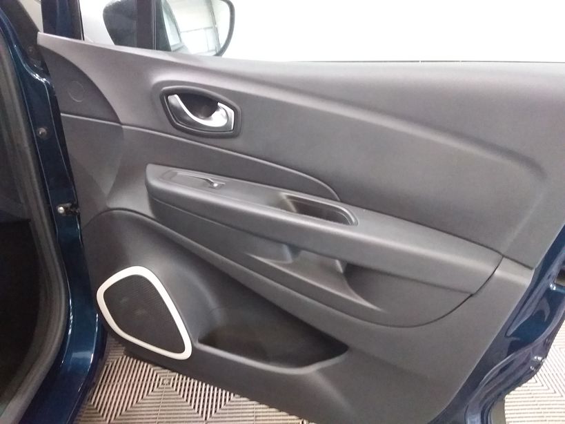 RENAULT CAPTUR 2018 - Photo n°8