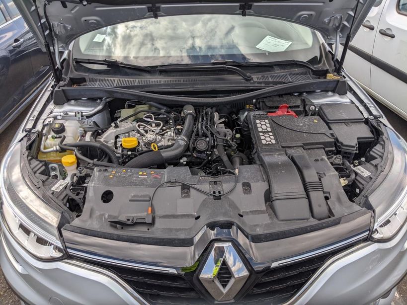 RENAULT MEGANE IV BERLINE 2023 - Photo n°2