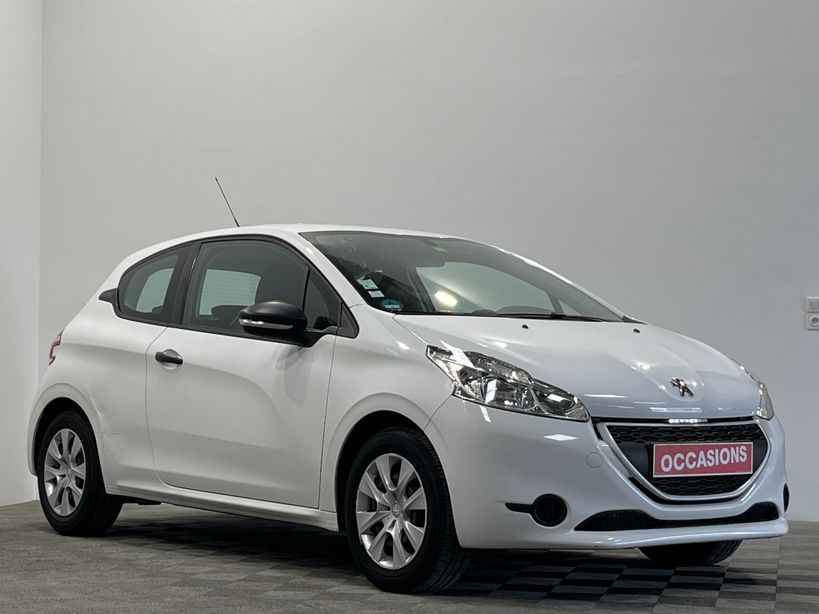PEUGEOT 208 2013 - Photo n°2