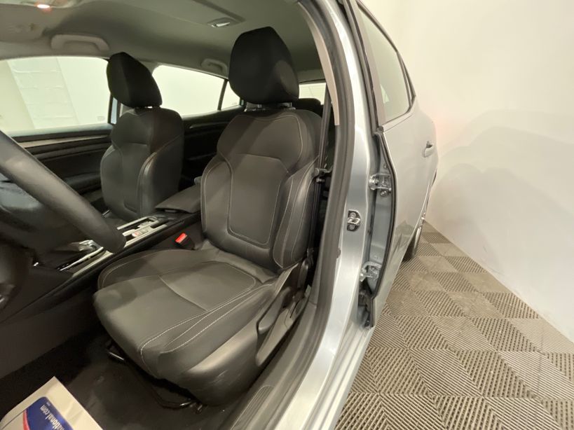 RENAULT MEGANE IV BERLINE 2021 - Photo n°9