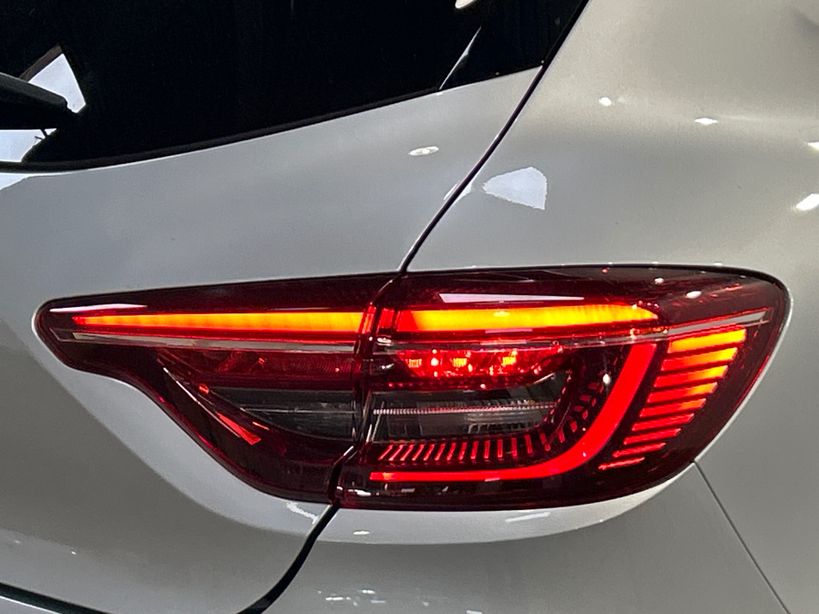 RENAULT CLIO V 2023 - Photo n°8