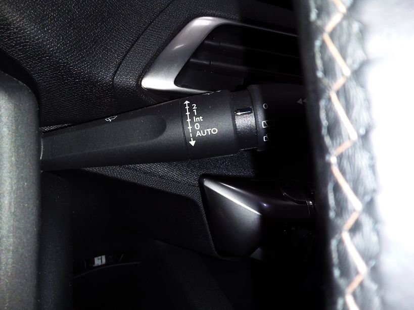 PEUGEOT 3008 2019 - Photo n°14