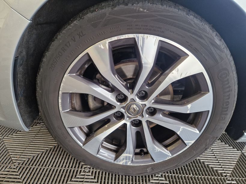 RENAULT MEGANE IV BERLINE 2023 - Photo n°4