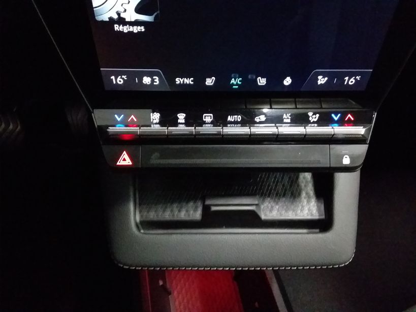 RENAULT MEGANE E TECH 2022 - Photo n°19