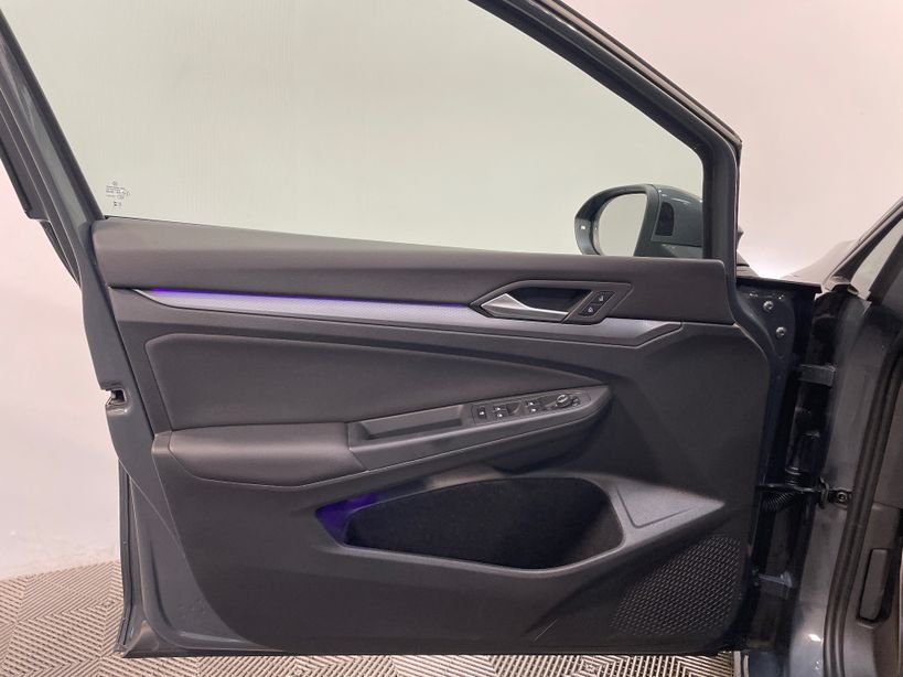 VOLKSWAGEN GOLF 2023 - Photo n°32