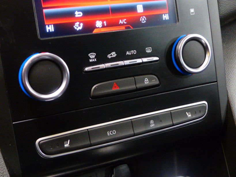 RENAULT MEGANE IV BERLINE 2019 - Photo n°19