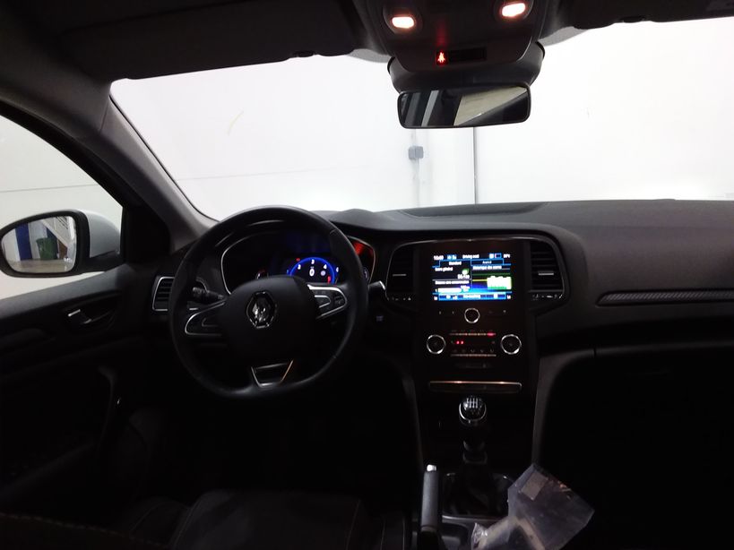 RENAULT MEGANE IV BERLINE BUSINESS 2020 - Photo n°9