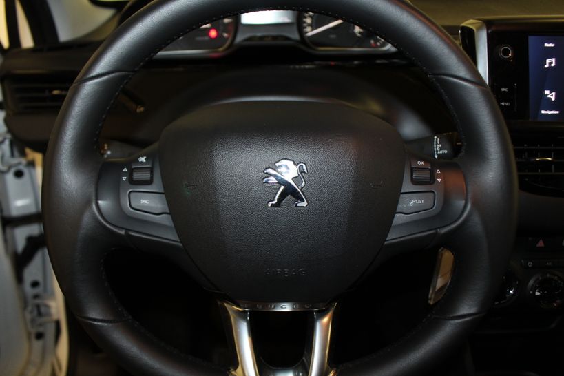 PEUGEOT 208 2019 - Photo n°17