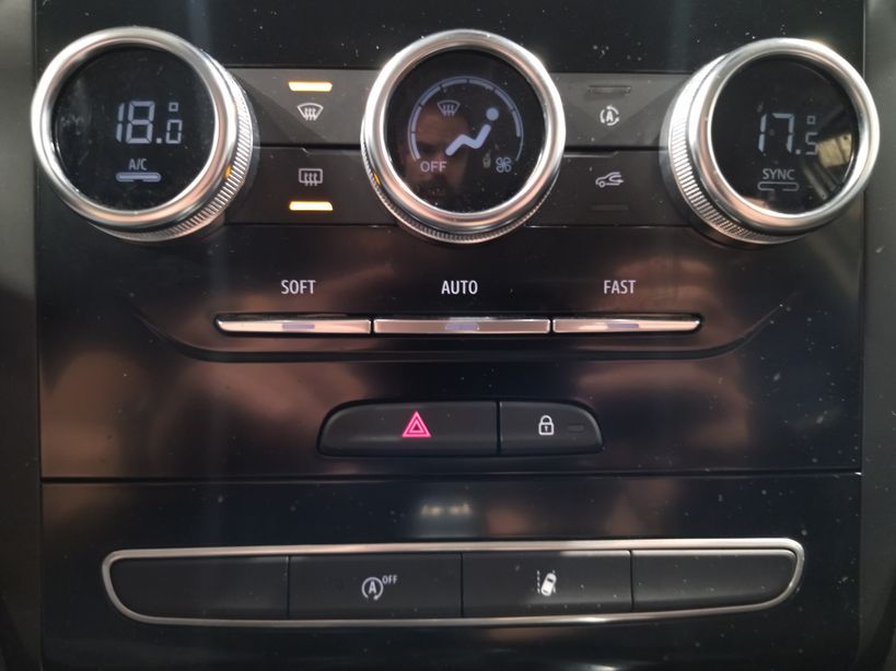 RENAULT MEGANE IV ESTATE 2021 - Photo n°20