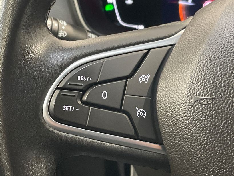 RENAULT MEGANE IV BERLINE 2021 - Photo n°25