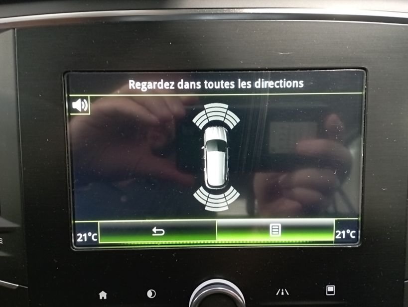 RENAULT MEGANE IV ESTATE BUSINESS 2019 - Photo n°19