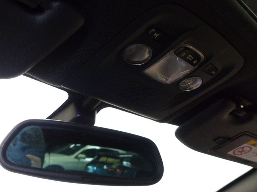 PEUGEOT 208 2014 - Photo n°12