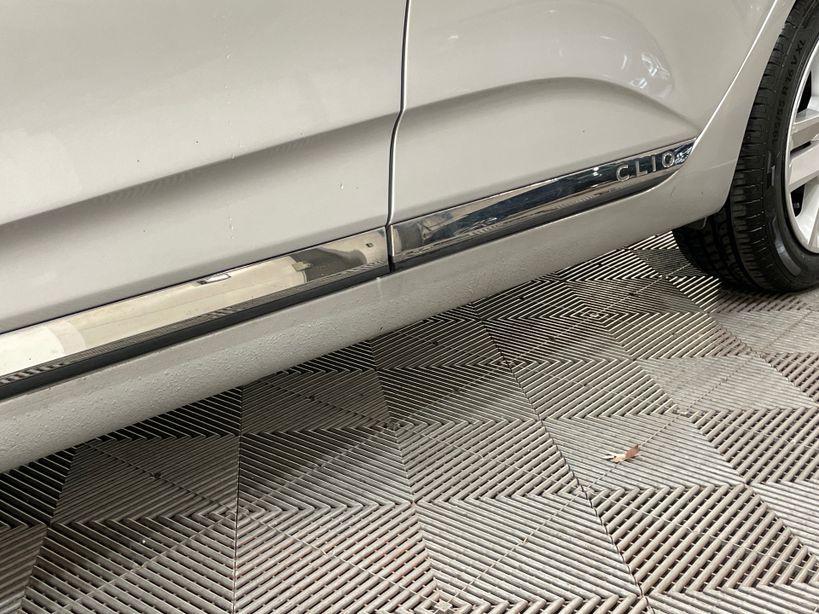 RENAULT CLIO V 2021 - Photo n°12