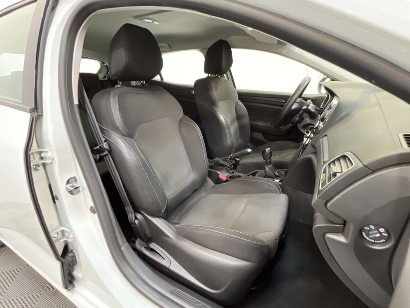 RENAULT MEGANE IV BERLINE 2021 - Photo n°42