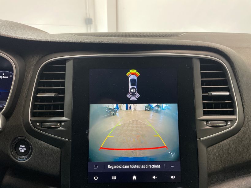 RENAULT MEGANE IV BERLINE 2023 - Photo n°12