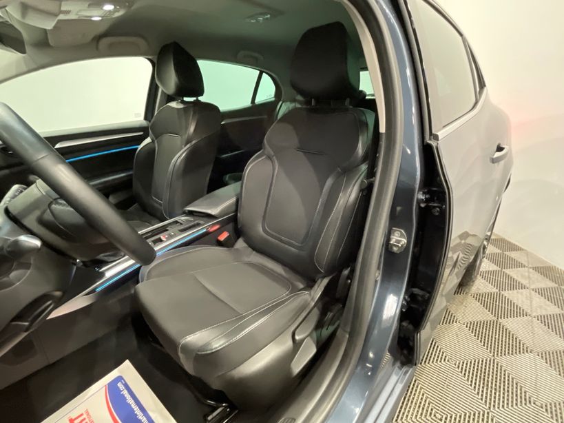 RENAULT MEGANE IV BERLINE 2023 - Photo n°9