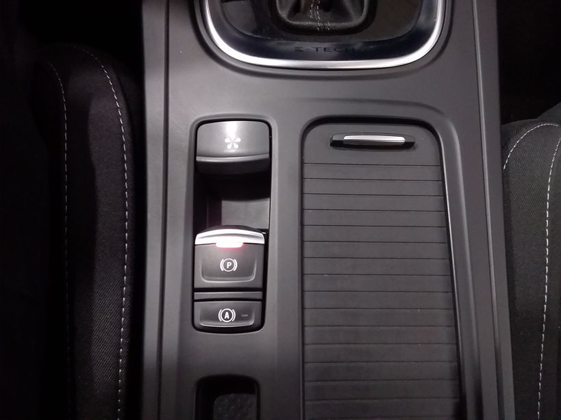 RENAULT MEGANE IV ESTATE 2021 - Photo n°22