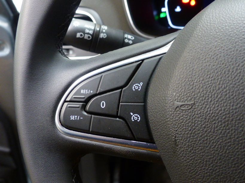 RENAULT MEGANE IV BERLINE 2021 - Photo n°20
