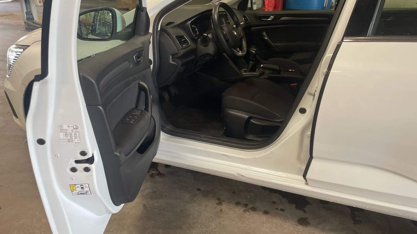 RENAULT MEGANE IV BERLINE 2021 - Photo n°10