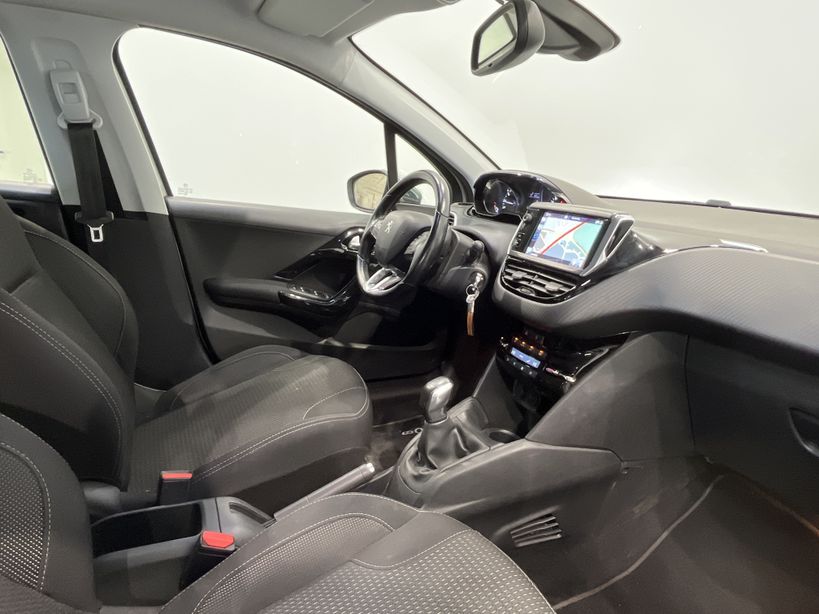 PEUGEOT 208 2016 - Photo n°20