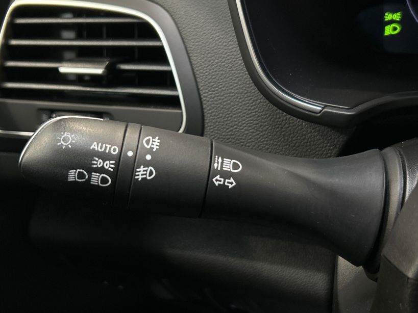 RENAULT MEGANE IV BERLINE 2023 - Photo n°27