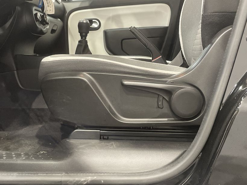 RENAULT TWINGO III 2021 - Photo n°32