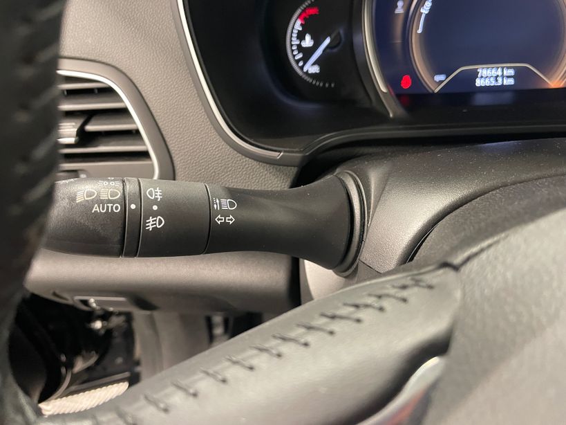 RENAULT MEGANE IV BERLINE BUSINESS 2020 - Photo n°14