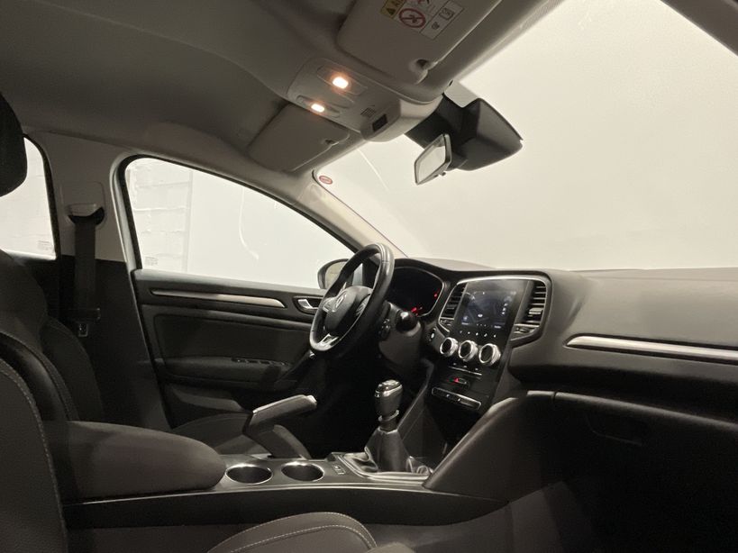 RENAULT MEGANE IV BERLINE 2021 - Photo n°21
