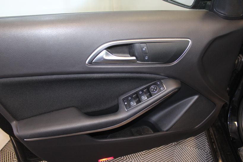 MERCEDES CLASSE A 2014 - Photo n°9