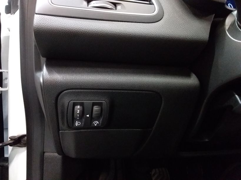 RENAULT MEGANE IV BERLINE 2020 - Photo n°23