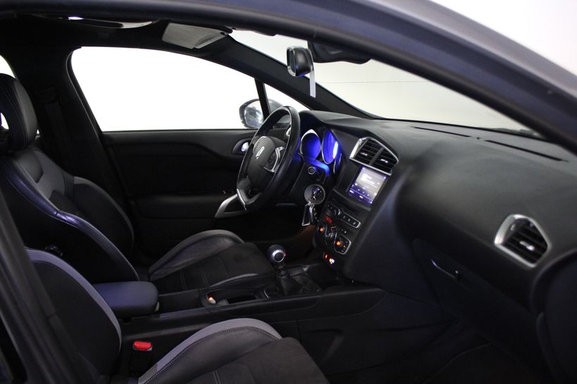 DS DS4 2017 - Photo n°6