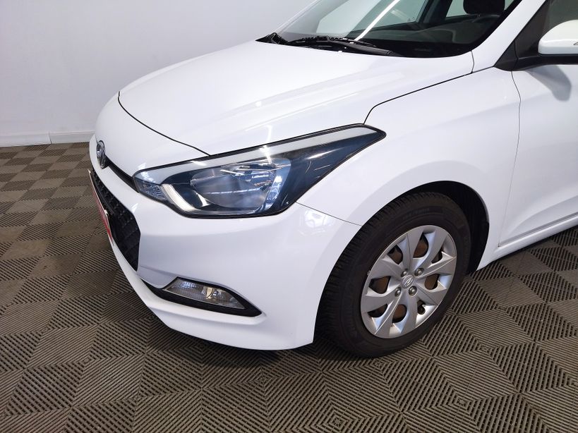 HYUNDAI i20 2015 - Photo n°3